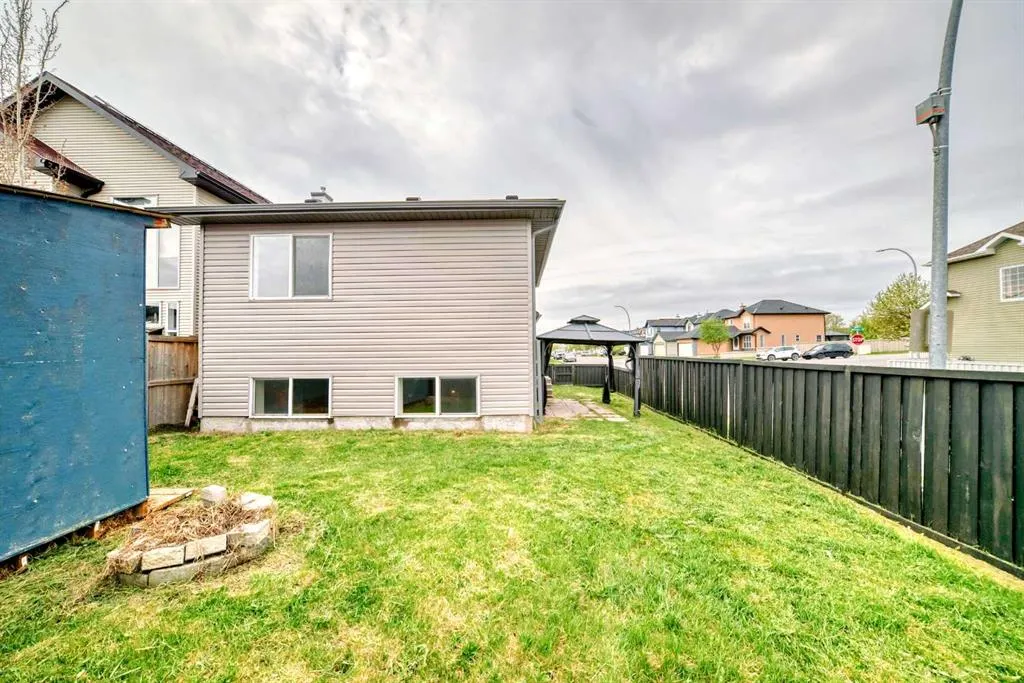 324 Taradale Drive NE