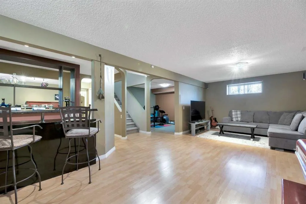 266 Rockborough Green NW