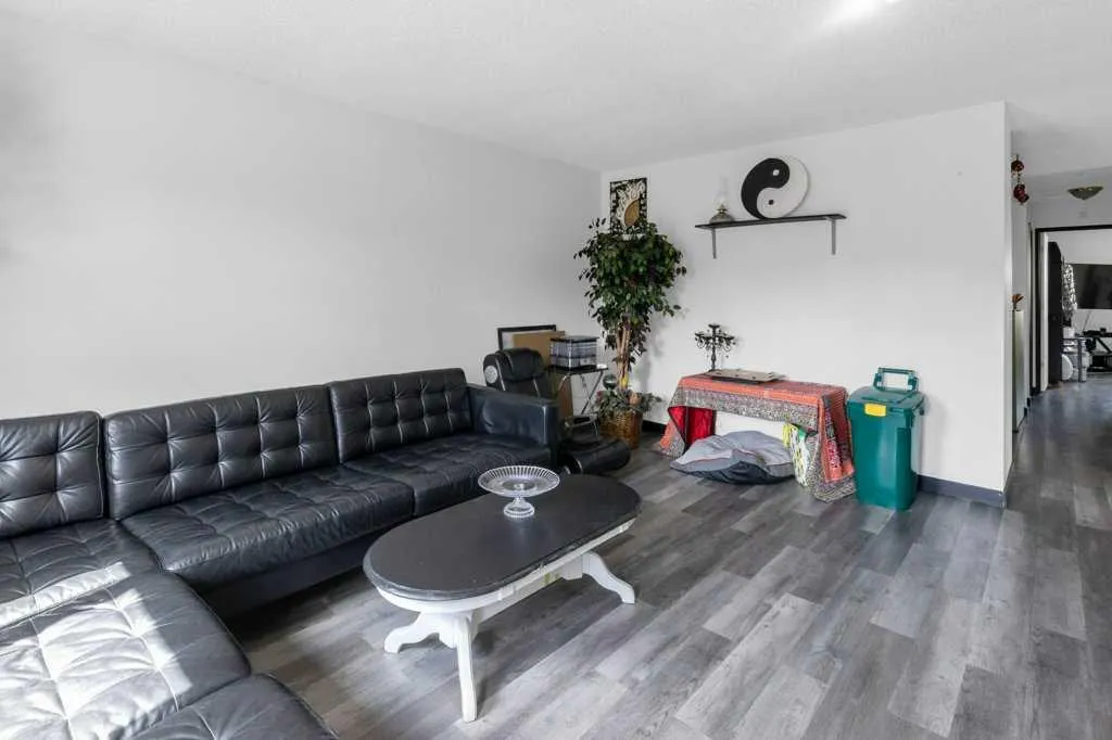 124 Abingdon Way NE