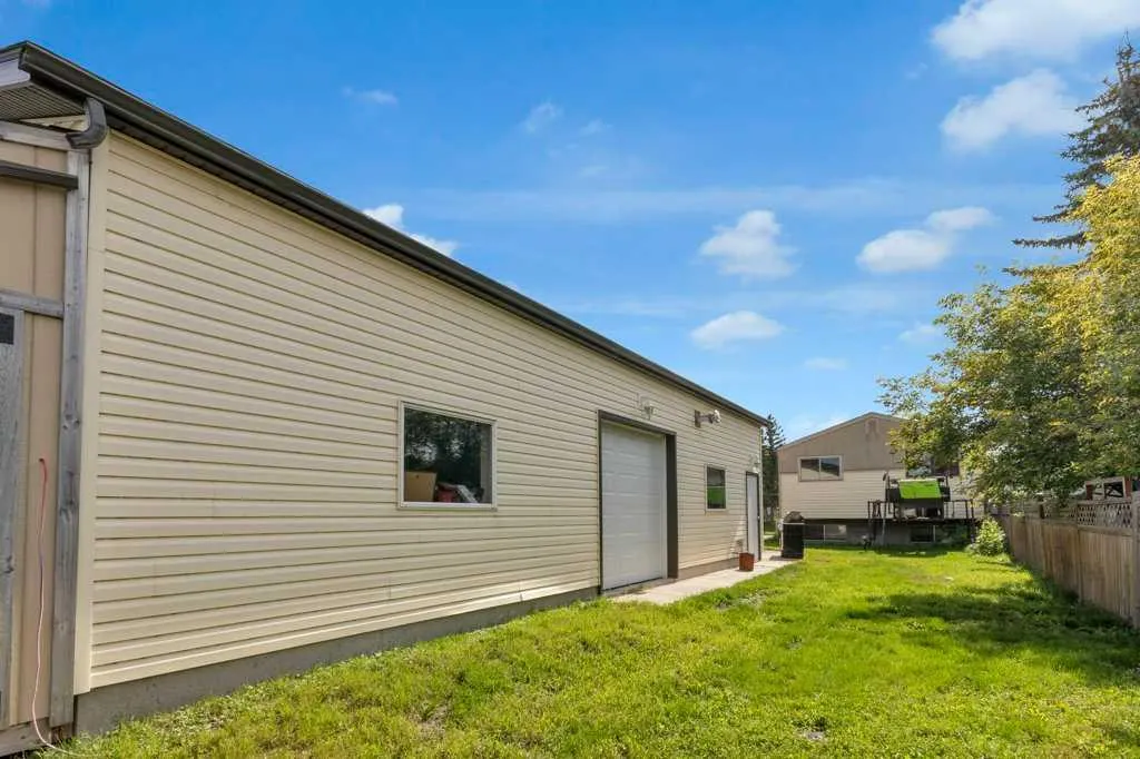 124 Abingdon Way NE