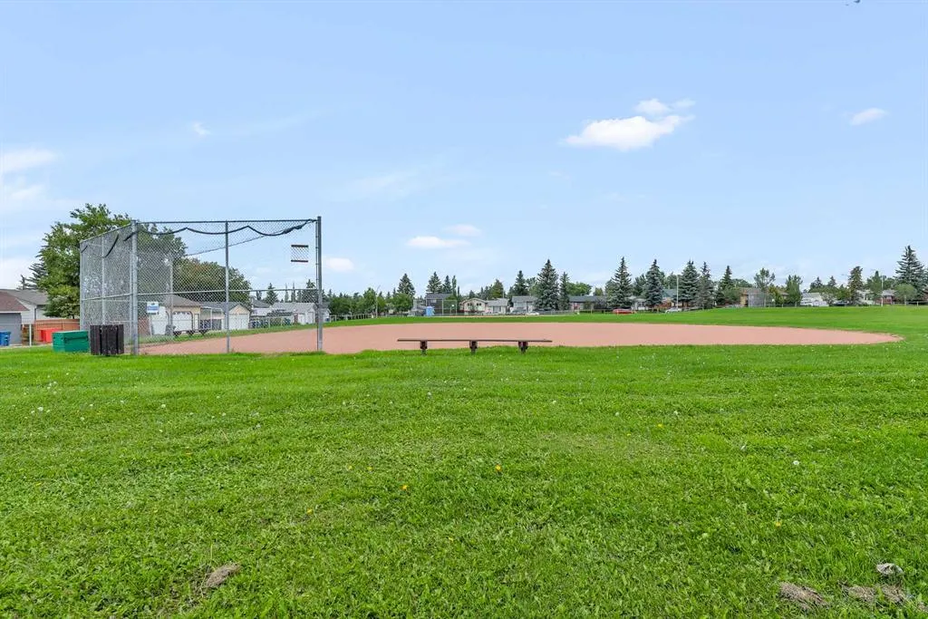 90 Elk Hill SE