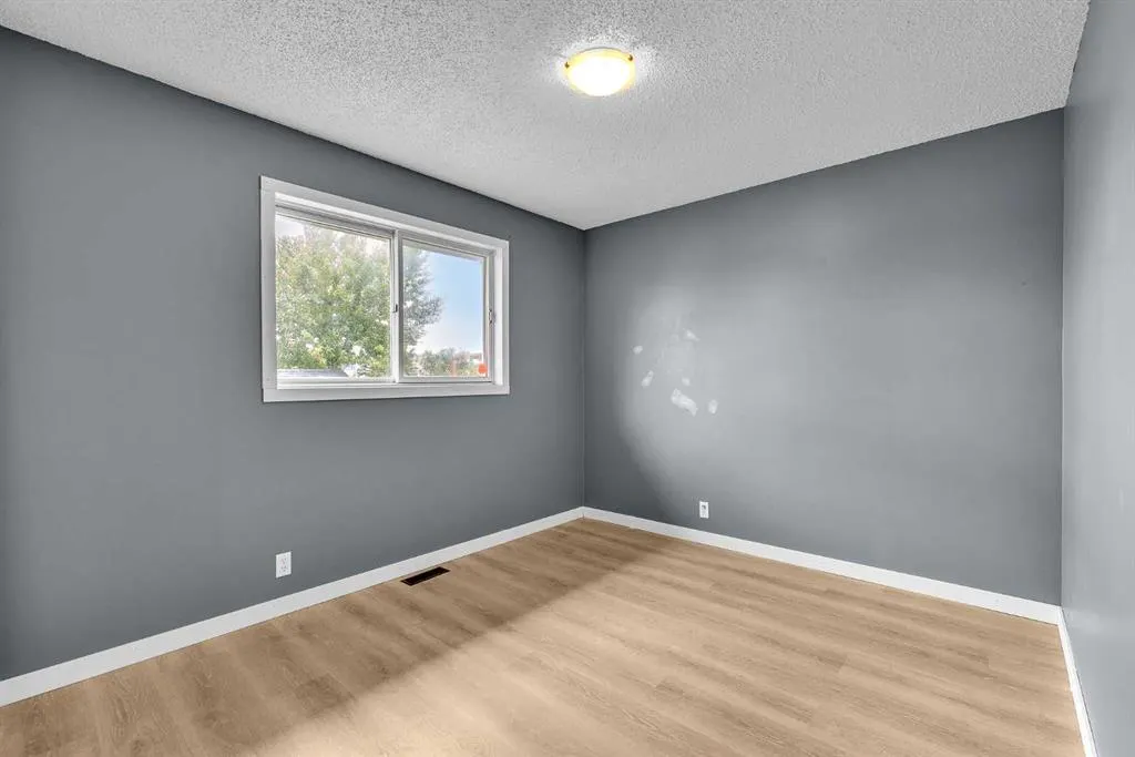 90 Elk Hill SE