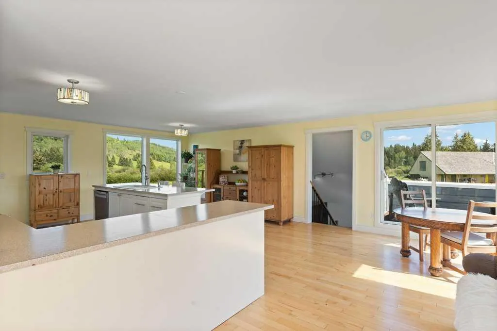 292 Saddle Road
