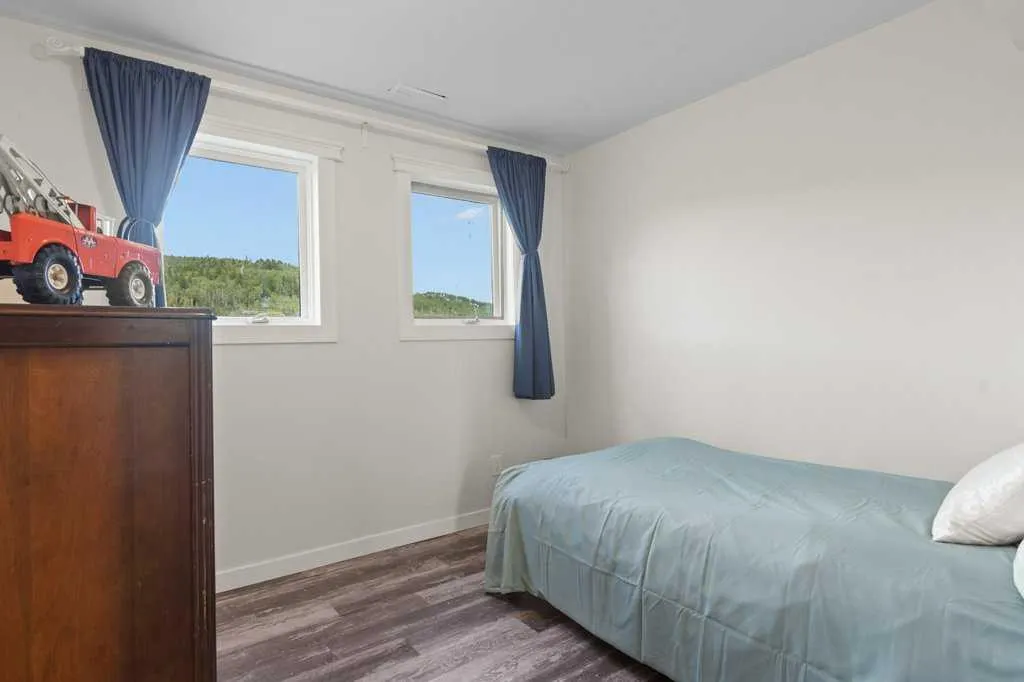 292 Saddle Road
