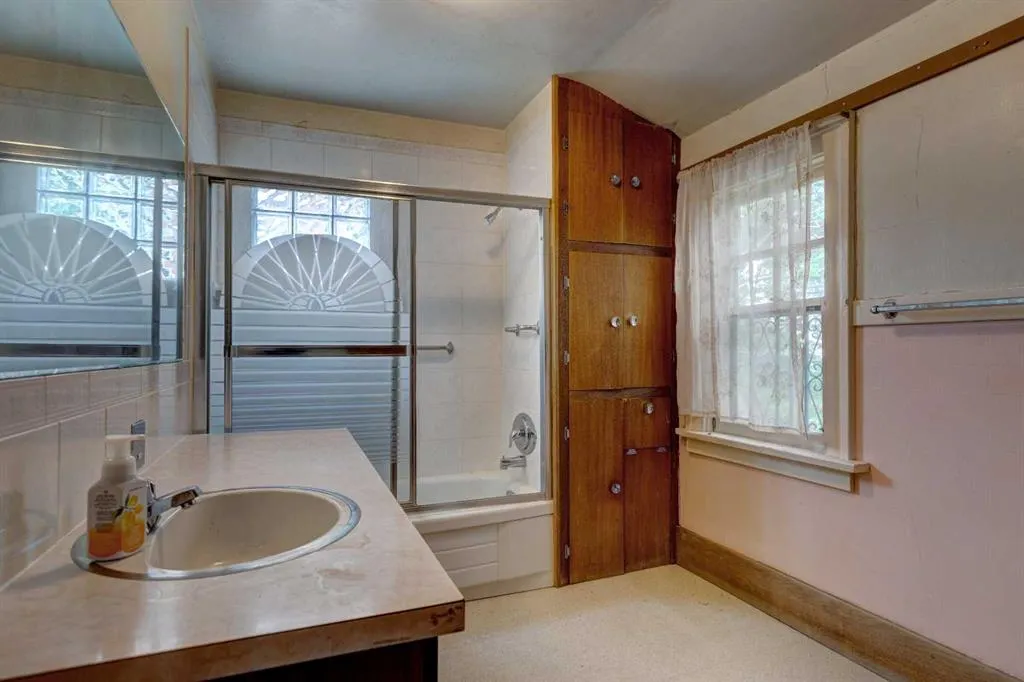 312 Superior Avenue SW