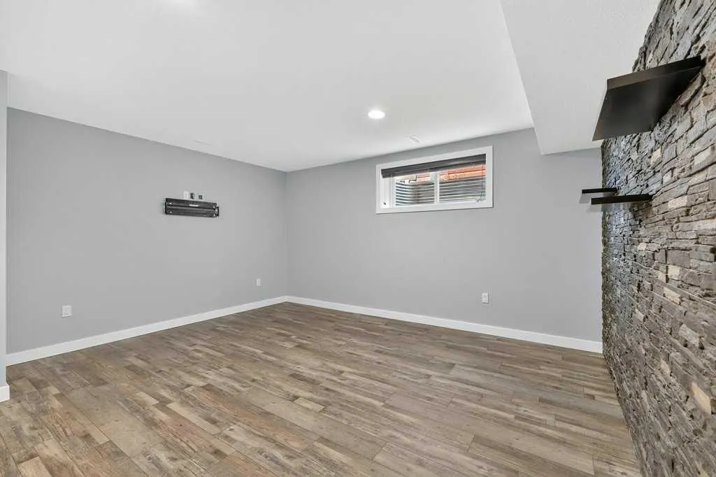 28 Richfield Crescent