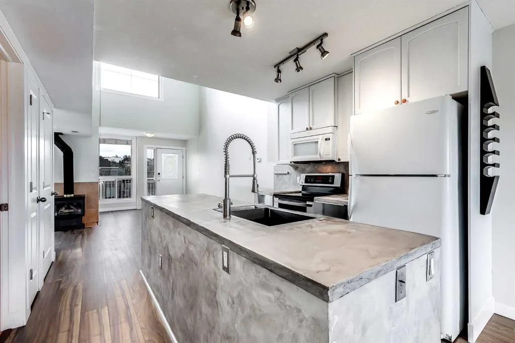1540 17 Avenue SW, #408