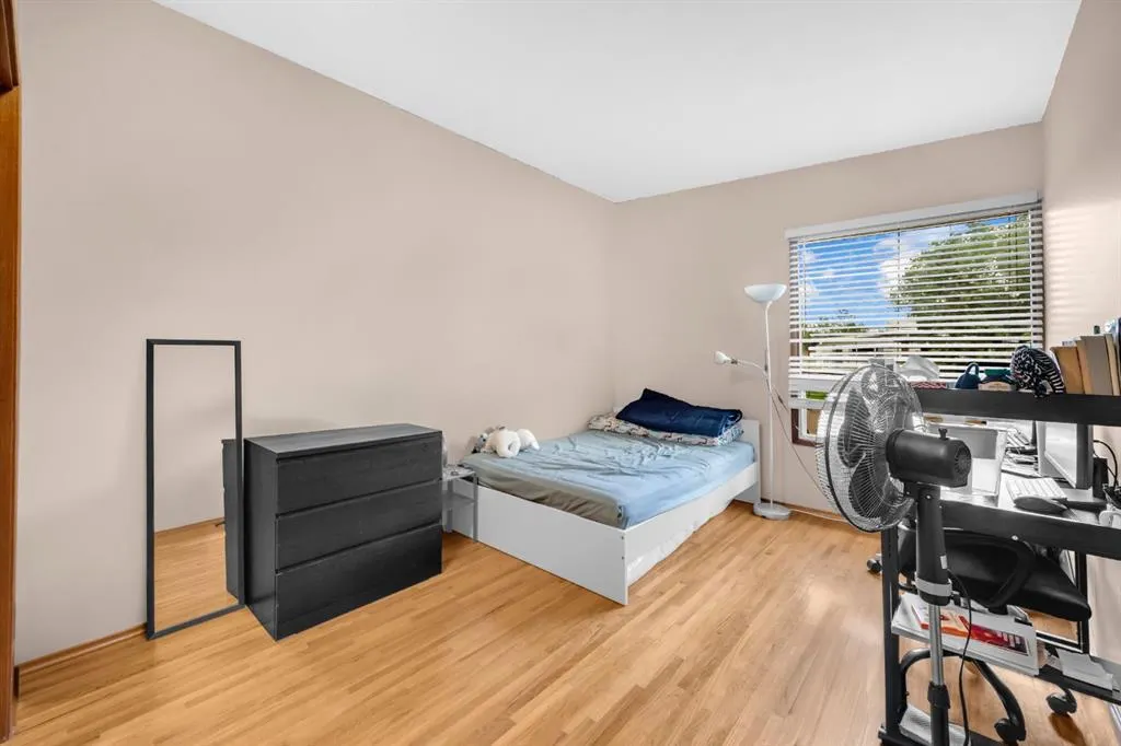 4013 & 4015 Vance Place NW