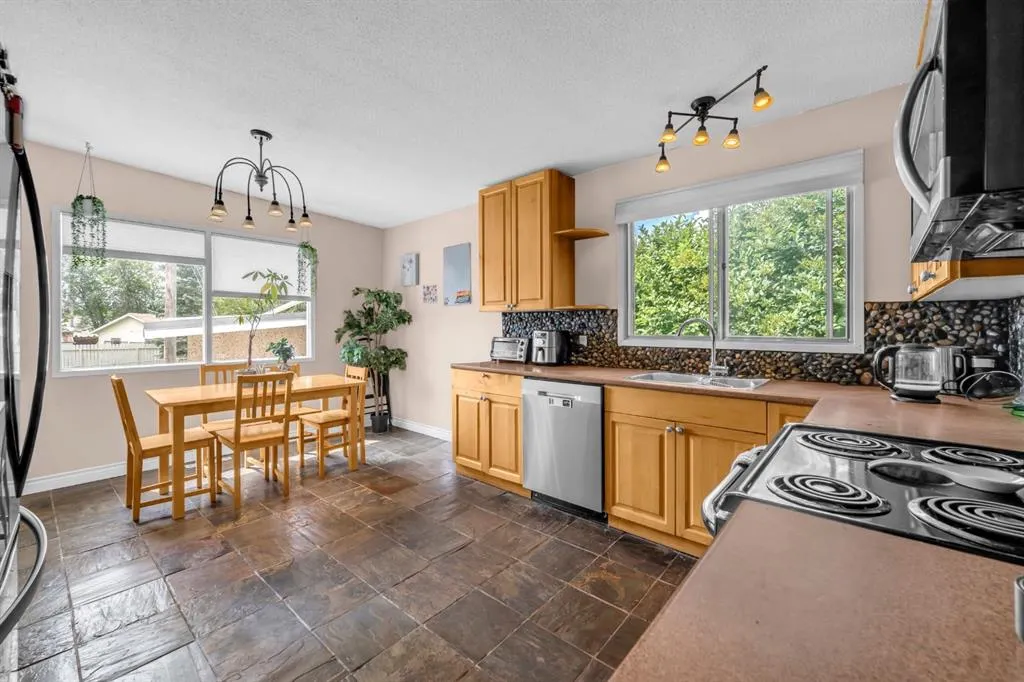 4013 & 4015 Vance Place NW