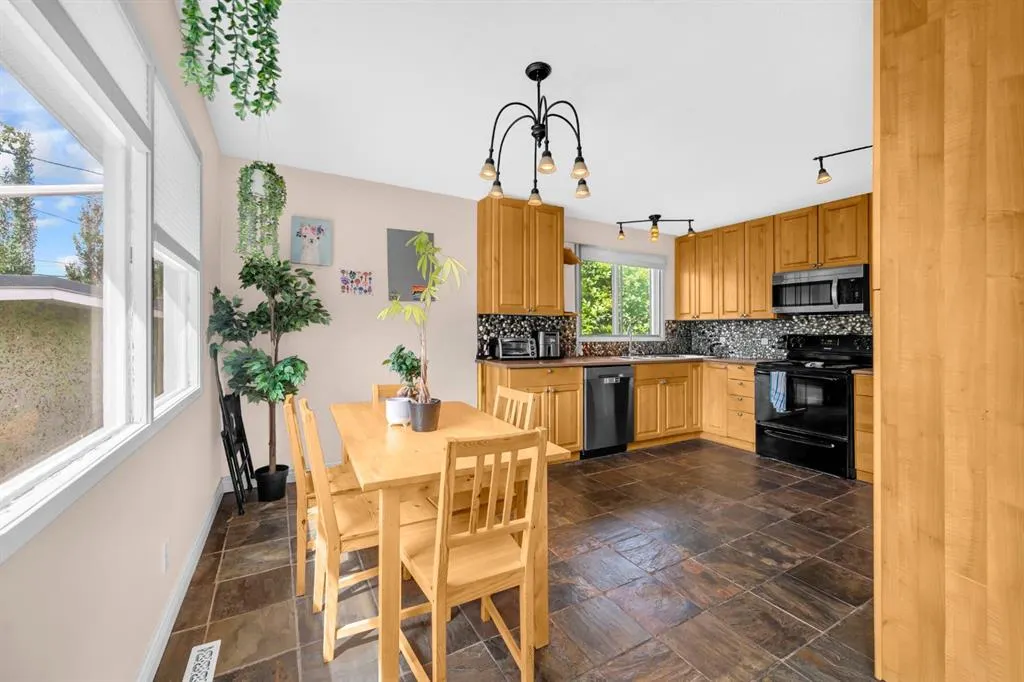 4013 & 4015 Vance Place NW