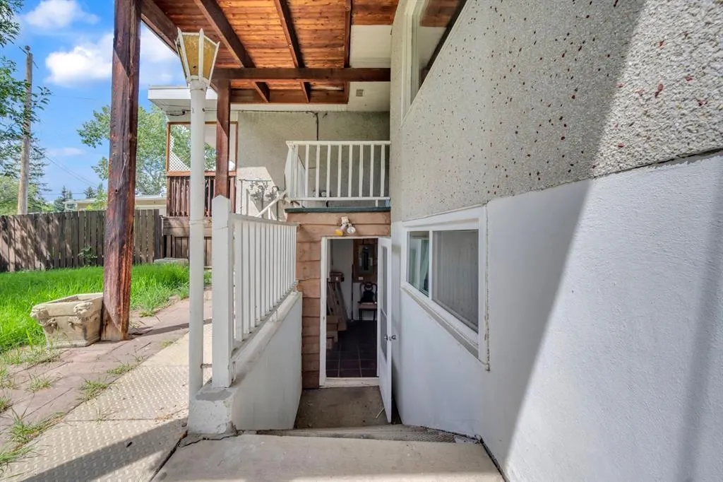 4013 & 4015 Vance Place NW