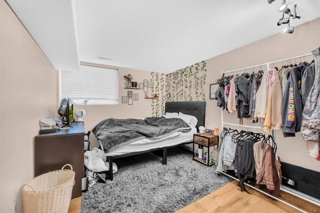 4013 & 4015 Vance Place NW