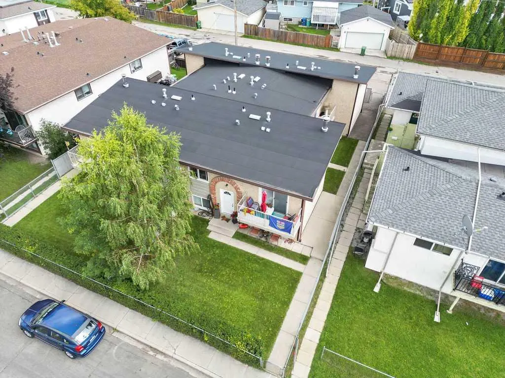 12 Huntley Close NE