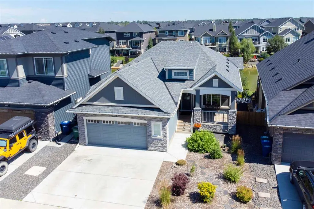 381 Bayside Crescent
