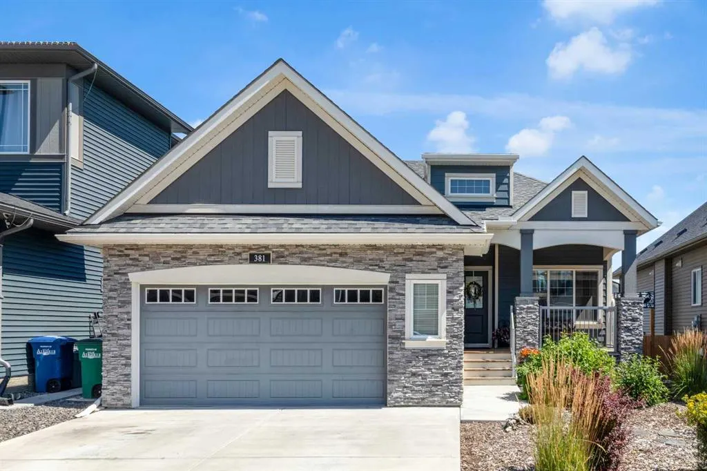 381 Bayside Crescent