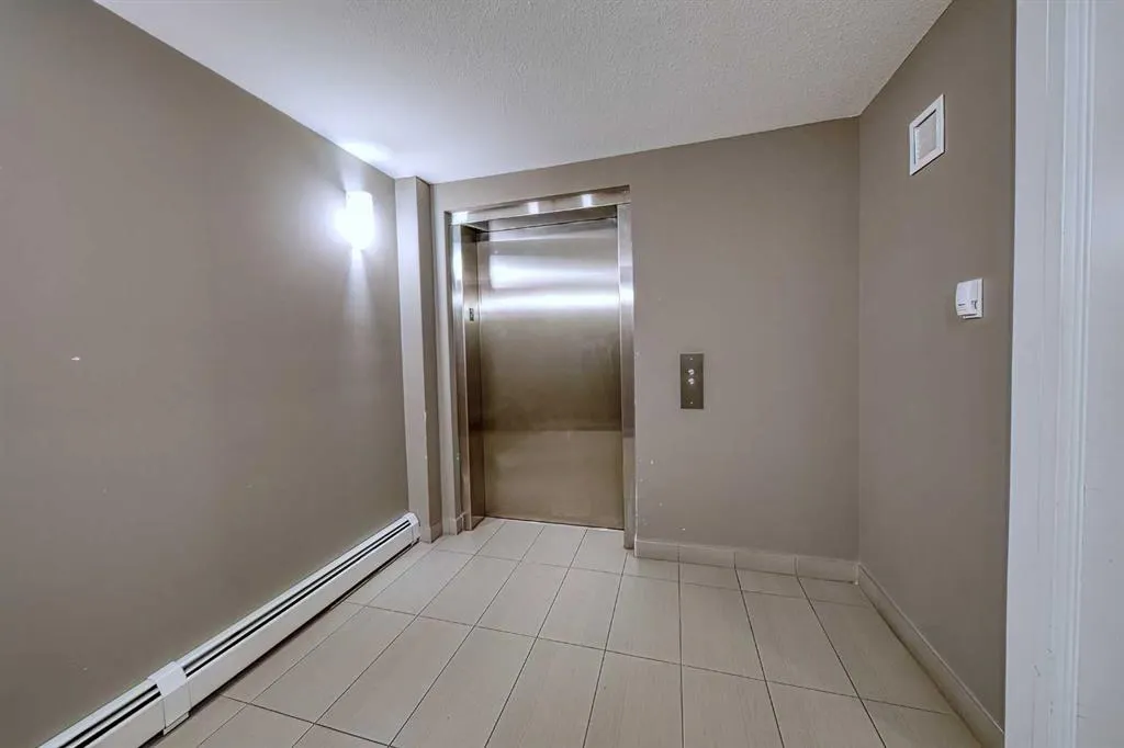 302 Skyview Ranch Drive NE, #5205