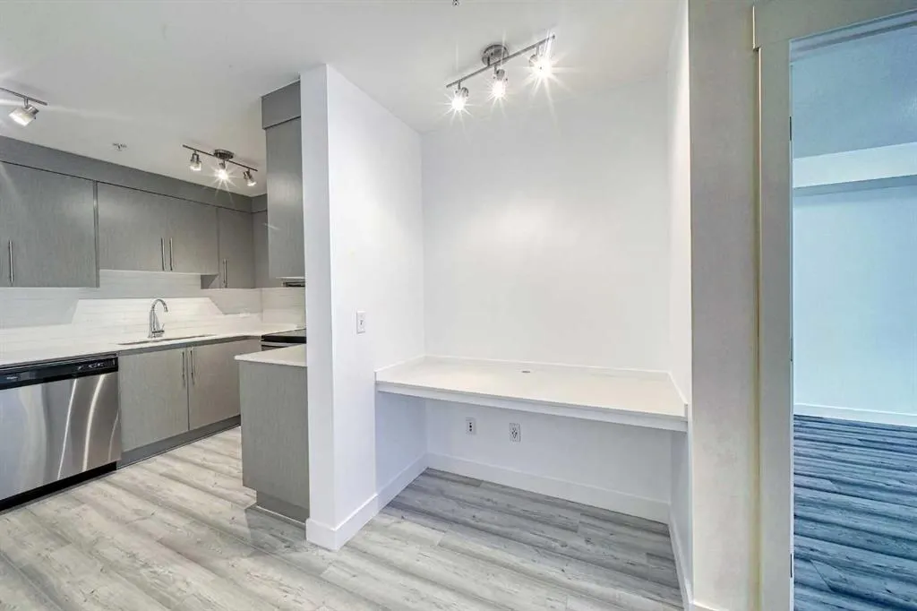 302 Skyview Ranch Drive NE, #5205