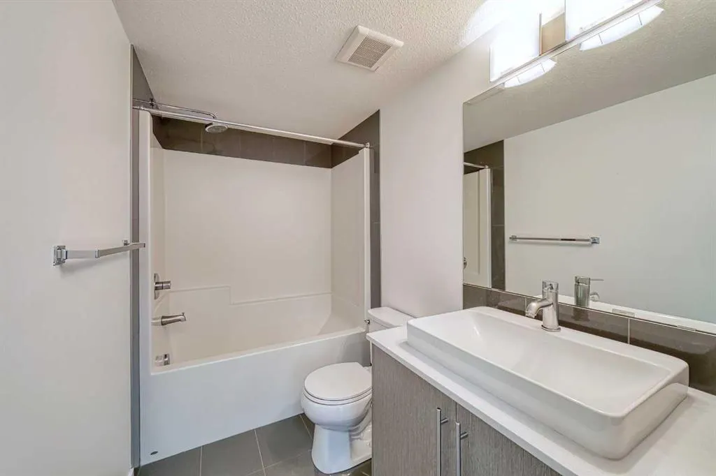 302 Skyview Ranch Drive NE, #5205