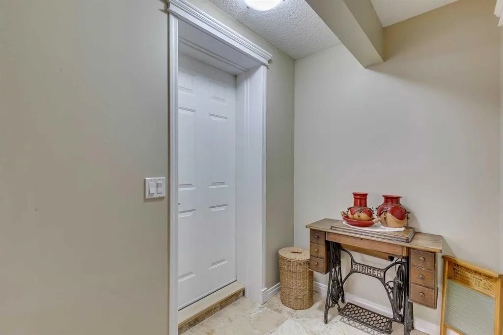 701 Cimarron Close