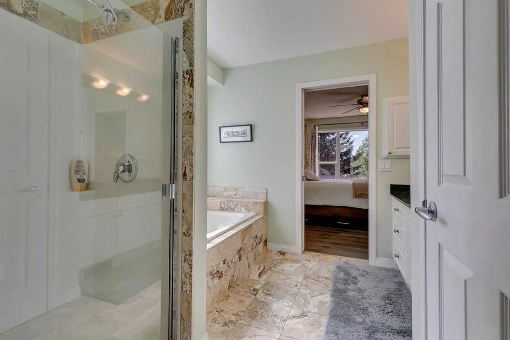 701 Cimarron Close