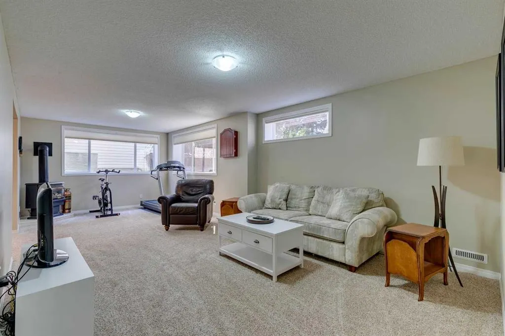 701 Cimarron Close