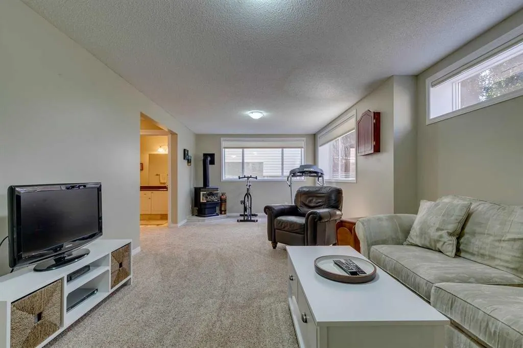 701 Cimarron Close