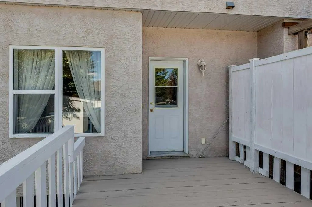 7 Adams Close