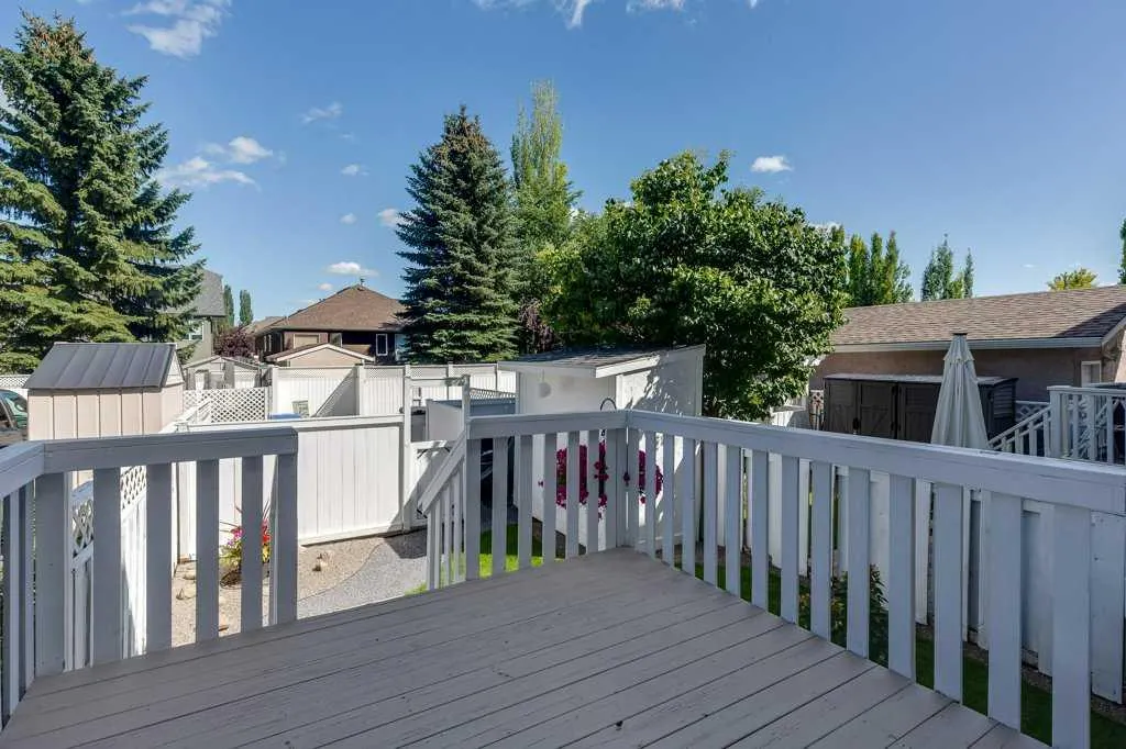 7 Adams Close