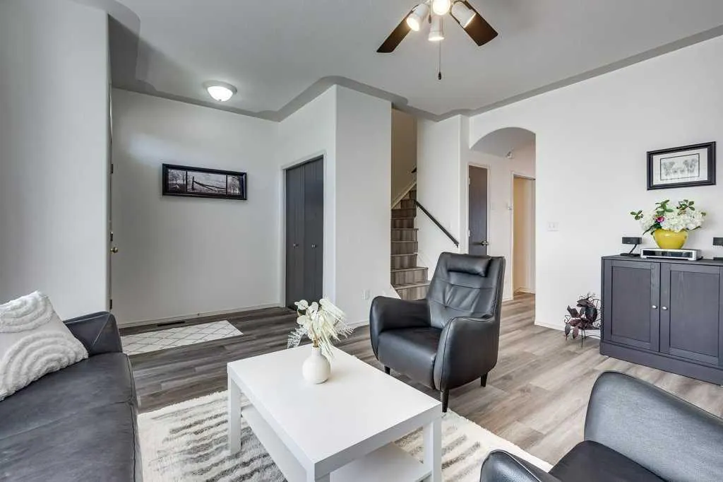 7 Adams Close