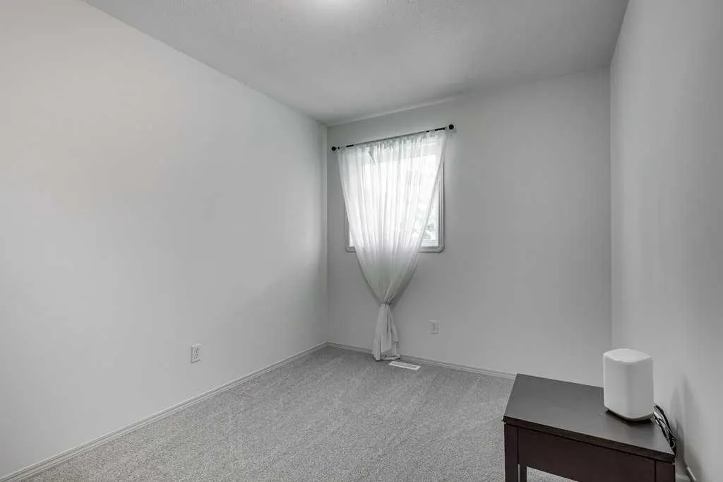 7 Adams Close