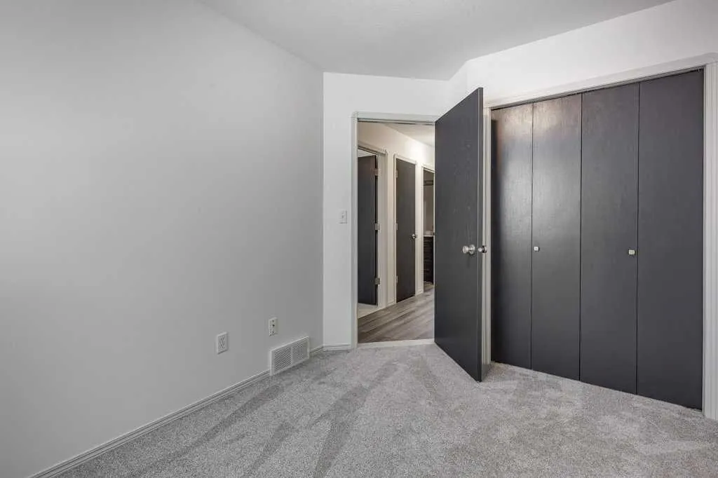 7 Adams Close