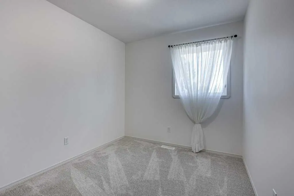 7 Adams Close