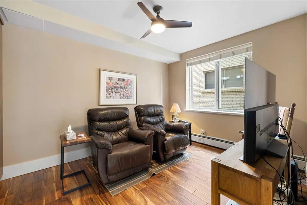 1407 Kensington Close NW, #204