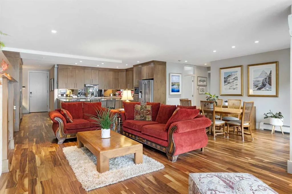1407 Kensington Close NW, #204