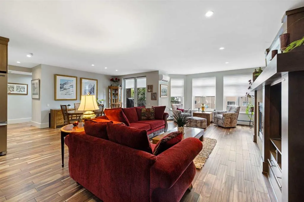 1407 Kensington Close NW, #204