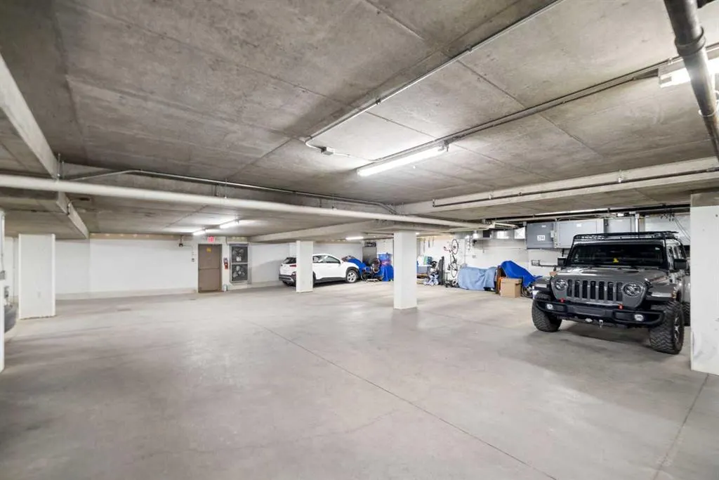 1407 Kensington Close NW, #204