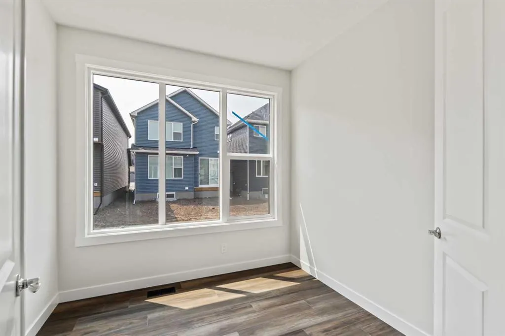 67 Silver Spruce Bay SW