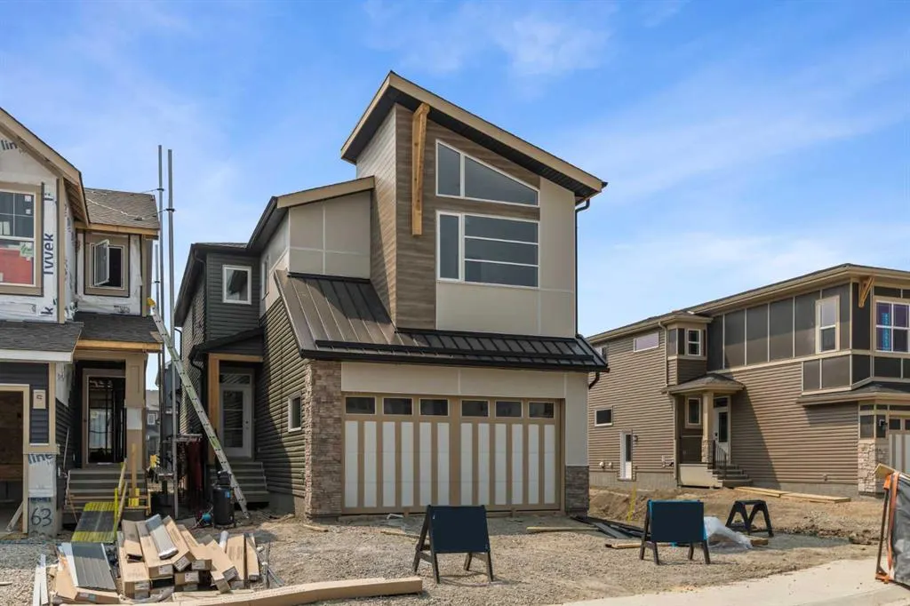 67 Silver Spruce Bay SW