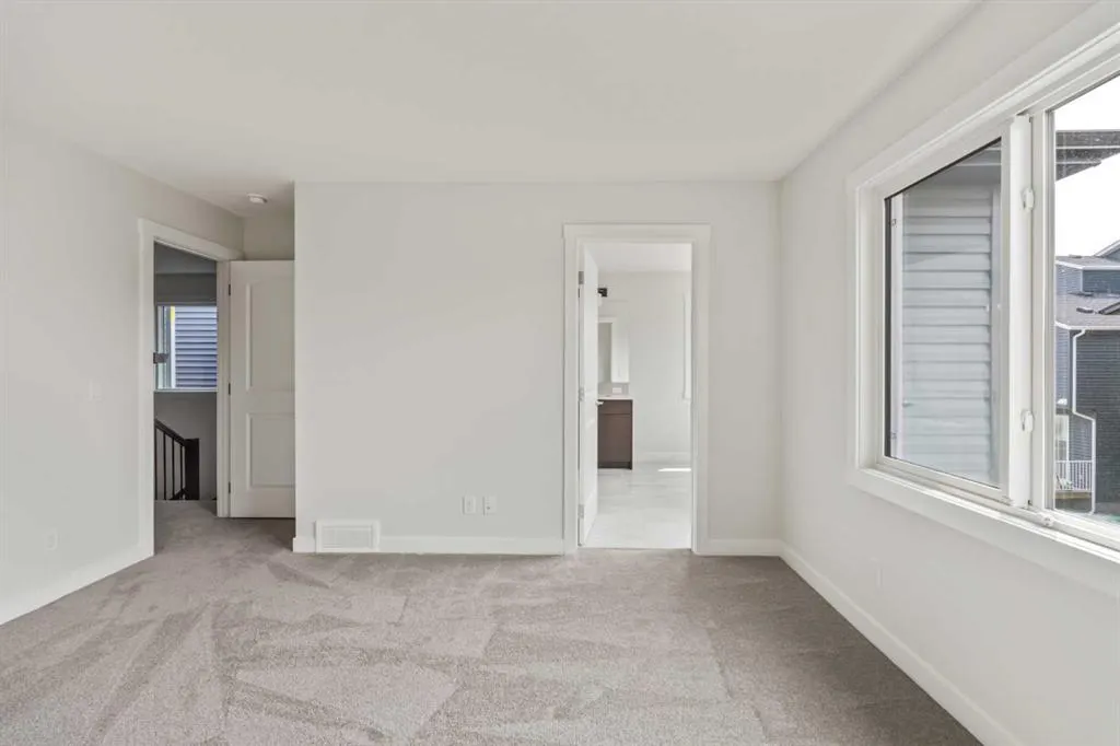 67 Silver Spruce Bay SW