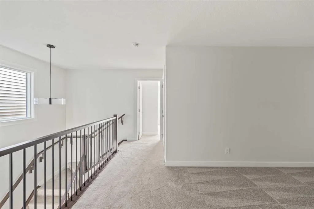 67 Silver Spruce Bay SW