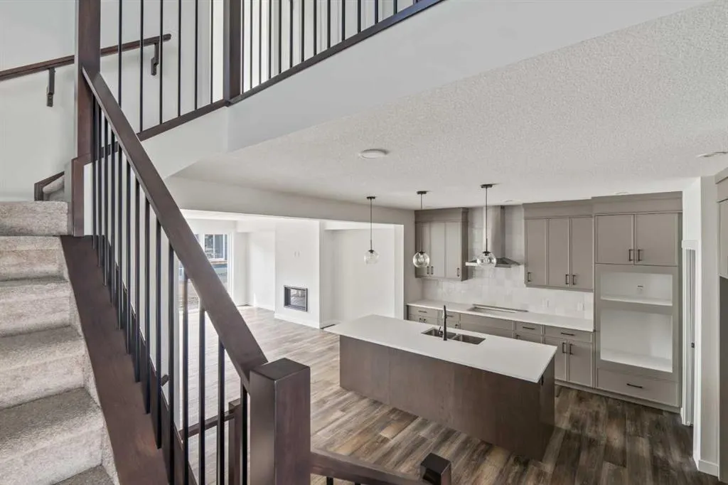67 Silver Spruce Bay SW