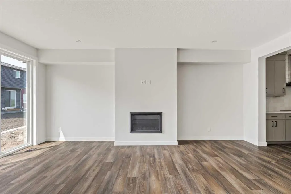 67 Silver Spruce Bay SW