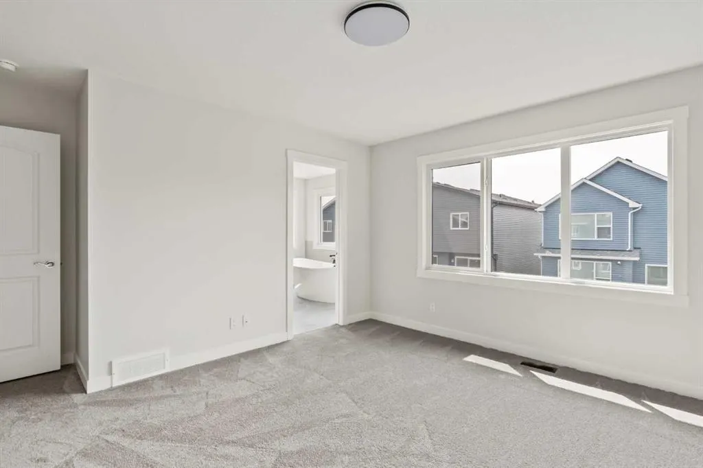 67 Silver Spruce Bay SW