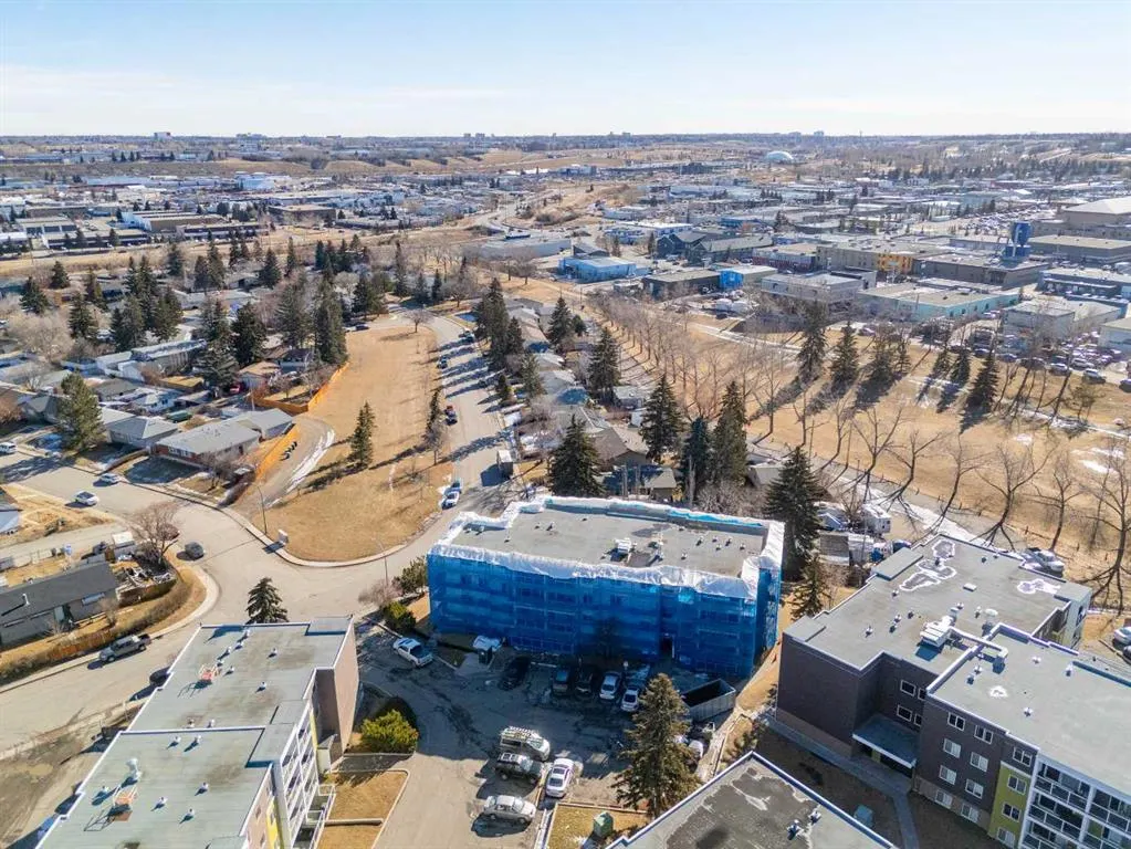 4455C Greenview Drive NE, #403