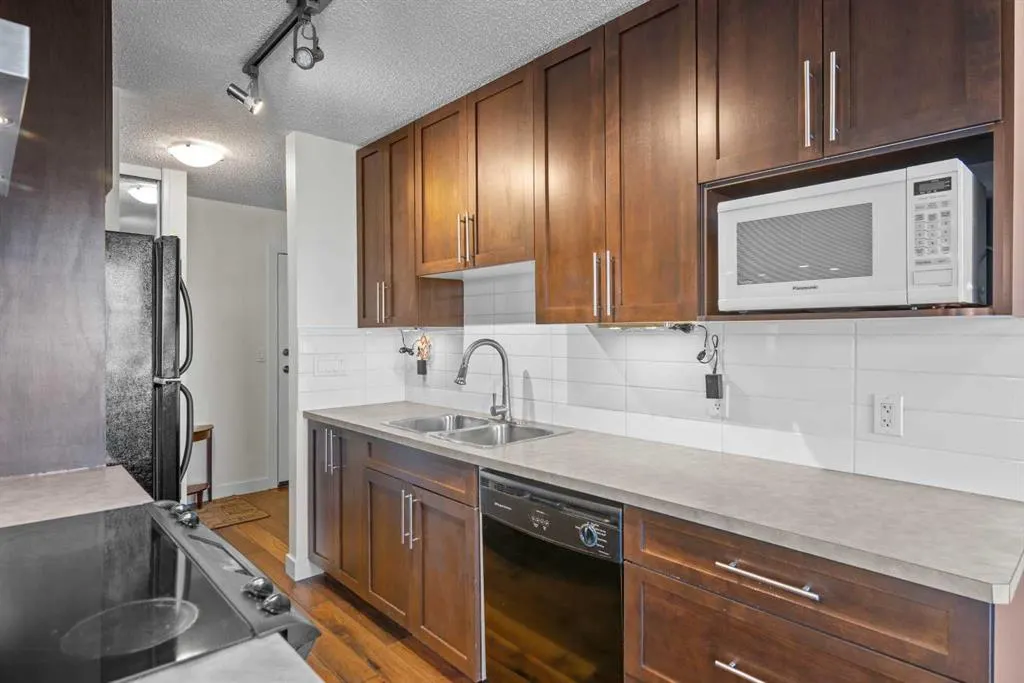 4455C Greenview Drive NE, #403