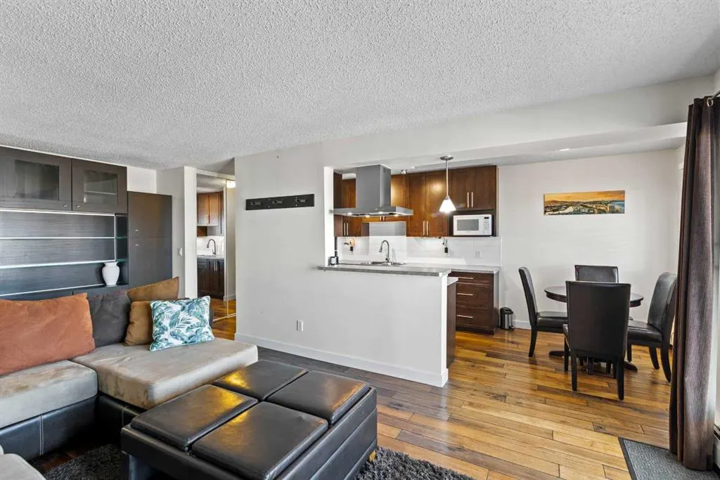 4455C Greenview Drive NE, #403