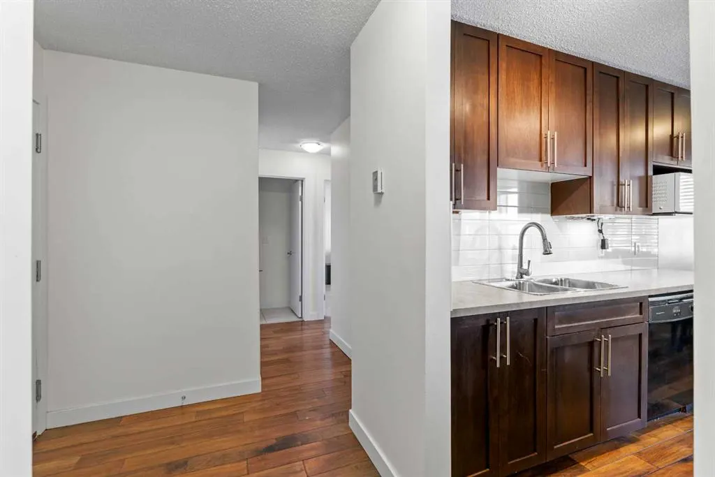 4455C Greenview Drive NE, #403