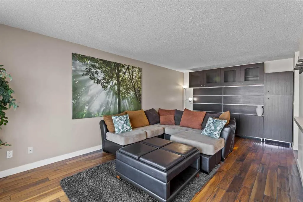 4455C Greenview Drive NE, #403