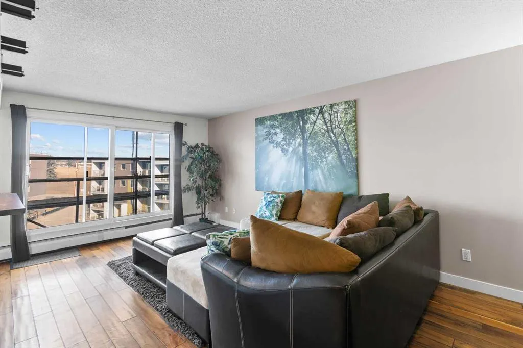 4455C Greenview Drive NE, #403