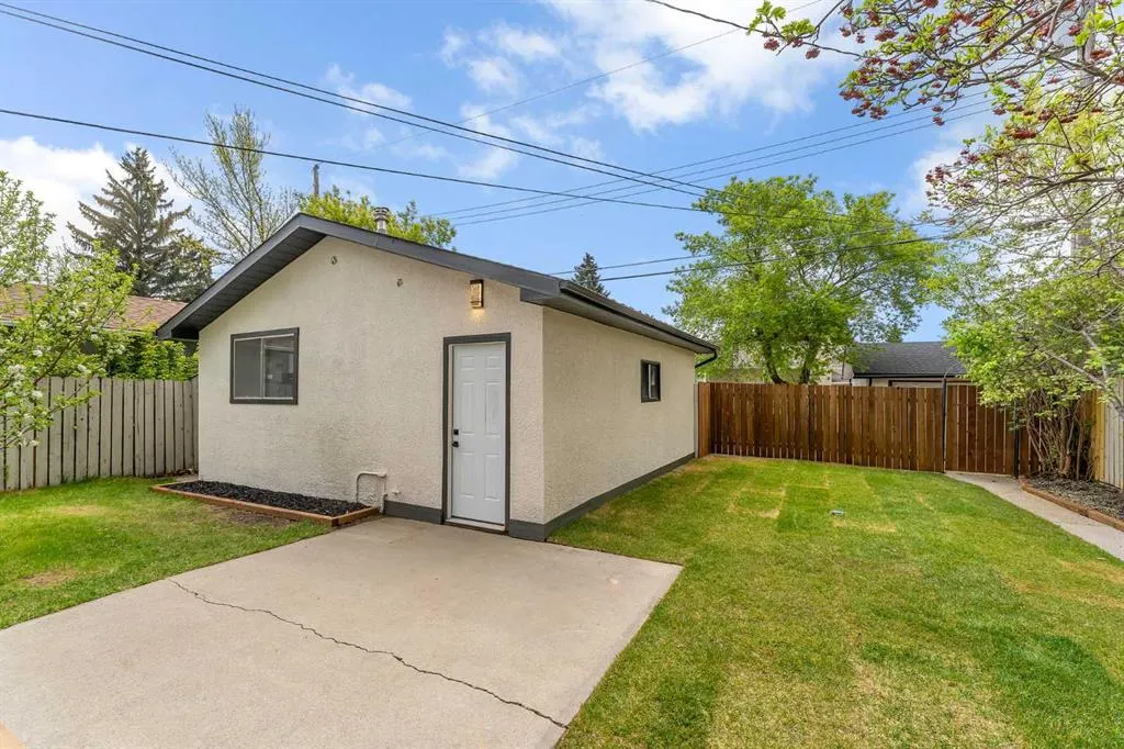 1512 Robson Crescent SE